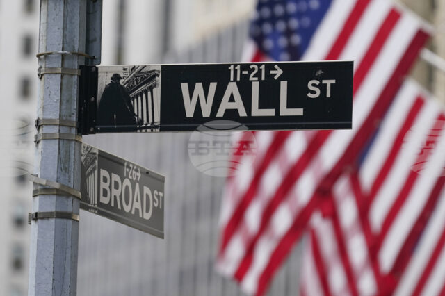 ОБЗОР Инвеститорите очакват продължение на възходящия тренд на пазарите, но ОБЗОР
Инвеститорите очакват продължение на възходящия тренд на пазарите, но остават предпазливи заради несигурността около лихвената политика