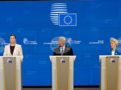 ОБЗОР
                                                                                                На срещата на върха на ЕС Европа демонстрира своя ангажимент към Украйна, но не еднозначно