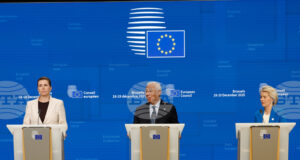 ОБЗОР
                                                                                                На срещата на върха на ЕС Европа демонстрира своя ангажимент към Украйна, но не еднозначно