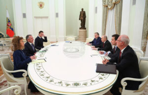 ОБНОВЕНА
Тече срещата на Путин със специалния пратеник на САЩ Уиткоф и зетя на Тръмп за уреждане на конфликта в Украйна ОБНОВЕНА
Тече срещата на Путин със специалния пратеник на САЩ Уиткоф и зетя на Тръмп за уреждане на конфликта в Украйна