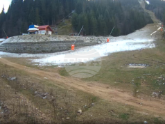 Оръдията за изкуствен сняг в Пампорово вече работят, откриването на ски сезона зависи от променливата метеорологична обстановка