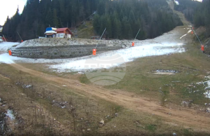 Оръдията за изкуствен сняг в Пампорово вече работят, откриването на ски сезона зависи от променливата метеорологична обстановка