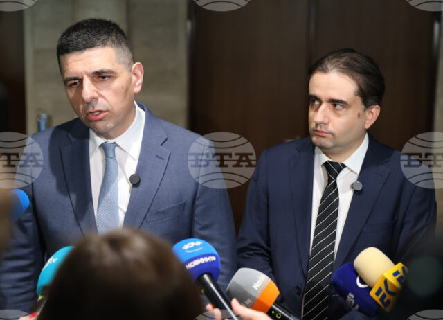 Очакваме вотът на недоверие да бъде подкрепен от всеки, който има останал грам политически инстинкт, казаха от „Да България“