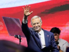 ПОРТРЕТ
Кой е Хосе Антонио Каст, какви са предизвикателствата пред него и какви страхове съживява той у чилийците ПОРТРЕТ
Кой е Хосе Антонио Каст, какви са предизвикателствата пред него и какви страхове съживява той у чилийците