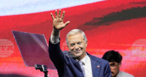 ПОРТРЕТ
                                                                                                Кой е Хосе Антонио Каст, какви са предизвикателствата пред него и какви страхове съживява той у чилийците