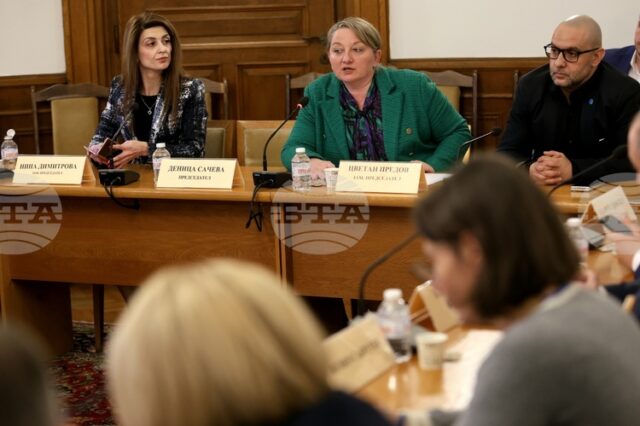 Парламентарната комисия по труда и социалната политика прие на първо Парламентарната комисия по труда и социалната политика прие на първо гласуване удължителния закон на бюджета за 2026 г.