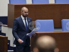 Парламентът отхвърли законопроекта на МЕЧ за ограничаване на хазарта и монопол на държавата върху тази дейност Парламентът отхвърли законопроекта на МЕЧ за ограничаване на хазарта и монопол на държавата върху тази дейност