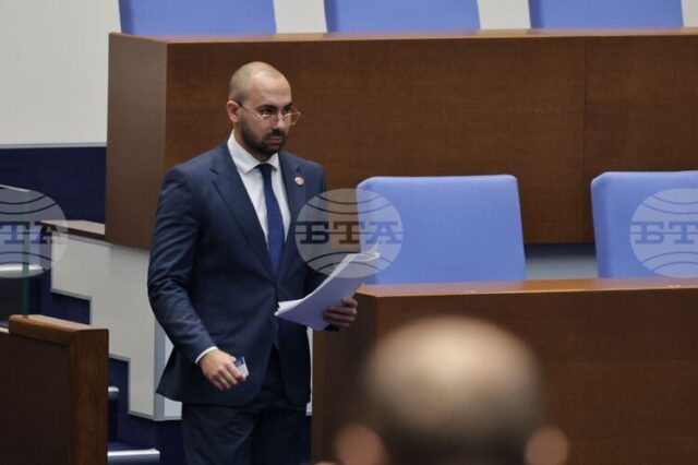 Парламентът отхвърли законопроекта на МЕЧ за ограничаване на хазарта и монопол на държавата върху тази дейност