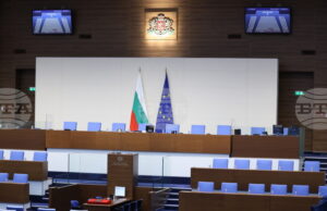 Парламентът ще изслуша вътрешния министър Даниел Митов за действията на полицията по време на протеста на 1 декември в София