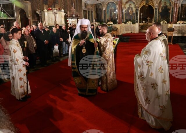 Патриарх Даниил възглави празничното богослужение за Бъдни вечер, което започна в катедралата "Св. Александър Невски"