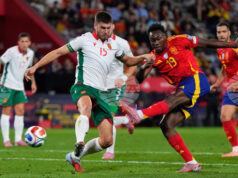 Петко Христов беше отличен за своя мач номер 100 с екипа на Специя, но не успя да помогне срещу Модена в италианската Серия Б Петко Христов беше отличен за своя мач номер 100 с екипа на Специя, но не успя да помогне срещу Модена в италианската Серия Б