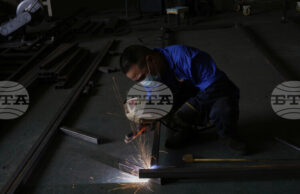 Печалбите на индустриалните предприятия в Китай спадат през ноември за втори пореден месец заради отслабващо търсене