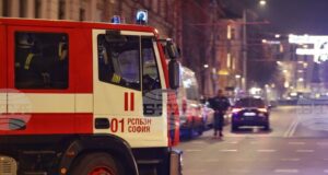 Пожар на асансьор в блок в кв. „Сухата река“ доведе до евакуацията на 20 души, съобщиха от пожарната