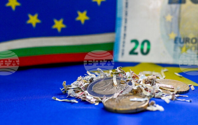 Полицията съветва да не се доверяваме на непознати, които предлагат по-добри условия за обмяна на левове в евро