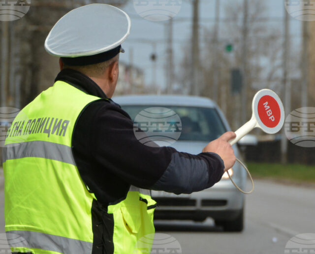 Полицията установи за ден 13 шофиращи след употреба на алкохол Полицията установи за ден 13 шофиращи след употреба на алкохол и 12 след употреба на наркотици