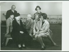 Бистра Винарова, Георги Бакърджиев на художествена изложба с керамика. София. Б.д.ЦДА, ф. 77К, оп. 5, а.е. 215, л. 1