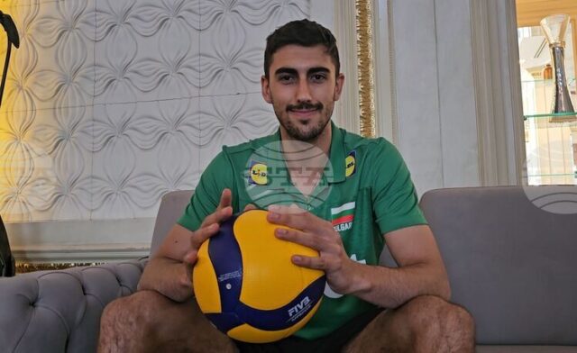 Поставилият рекорд във Франция волейболен национал Венислав Антов има нов прякор, съотборниците му вече го наричат "45"