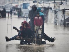 Потоп в Газа: стотици хиляди разселени сред руини остават без подслон, докато примирието не успява да облекчи кризата Наводнение в Газа