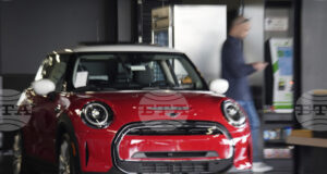 Потребителското доверие в еврозоната се понижава въпреки прогнозите на икономистите