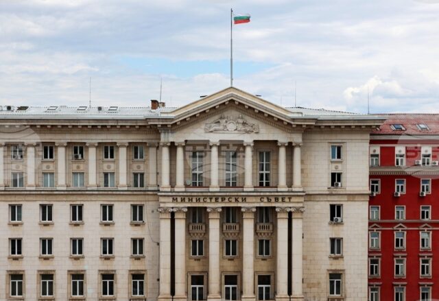 Правителството в оставка одобри присъединяването на България към споразумението за Предложението програмата за държавните имоти да се разгледа от парламента цели политически консенсус, заявява в позиция Министерският съвет