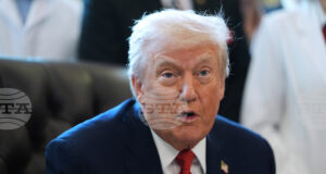 Правителството на Тръмп обяви мерки, с които цели да забрани достъпа на младите транссексуални до терапии за смяна на пола