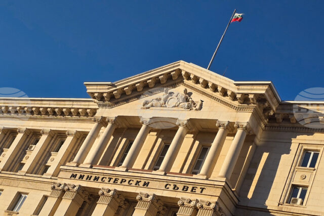 Правителството предлага на Народното събрание да одобри проект на т.нар. Правителството предлага на Народното събрание да одобри проект на т.нар. удължителен закон на бюджета