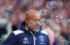 Предстоящият трансферен прозорец ще бъде много важен за Уест Хем, заяви Нуно Еспирито Санто