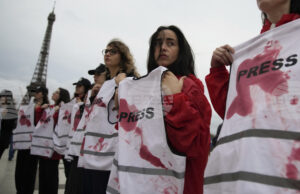 През последната година 67 журналисти са изгубили живота си, съобщи „Репортери без граници“ През последната година 67 журналисти са изгубили живота си, съобщи "Репортери без граници"