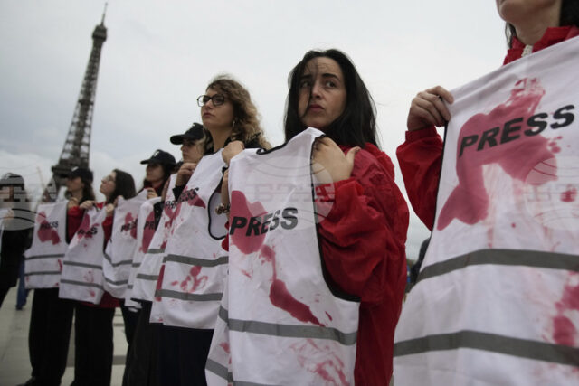 През последната година 67 журналисти са изгубили живота си, съобщи През последната година 67 журналисти са изгубили живота си, съобщи "Репортери без граници"