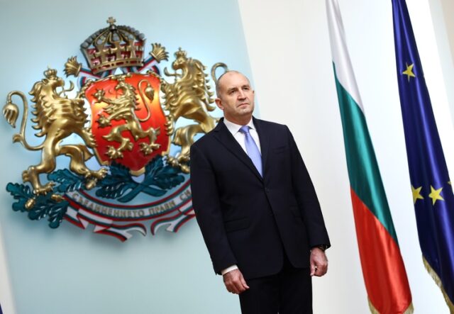 Президентът Радев започва консултациите с партиите Президентът Румен Радев