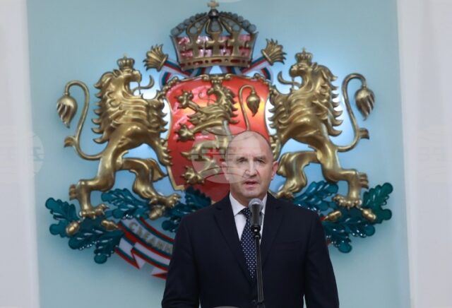 Президентът Румен Радев и съпругата му ще присъстват на благотворителния спектакъл "Българската Коледа"