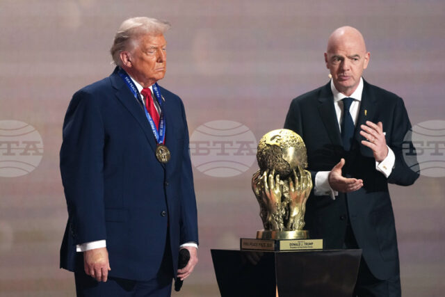 Президентът на ФИФА Джани Инфантино е обвинен в нарушаване на Президентът на ФИФА Джани Инфантино е обвинен в нарушаване на правилата относно политически неутралитет по отношение на президента на САЩ Доналд Тръмп