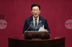 Президентът на Южна Корея заяви, че справянето с последиците от обявяването на военно положение преди една година не е приключило