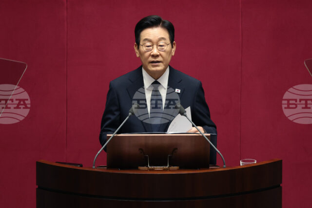 Президентът на Южна Корея заяви, че справянето с последиците от обявяването на военно положение преди една година не е приключило