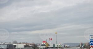 Преустановено е движението на тежкотоварни автомобили през граничен преход "Кулата-Промахон"