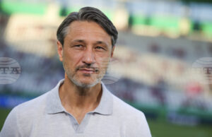 Проблеми в защита тревожат старши треньора на Борусия Дортмунд Нико Ковач преди последния мач за годината в Бундеслигата Проблеми в защита тревожат старши треньора на Борусия Дортмунд Нико Ковач преди последния мач за годината в Бундеслигата