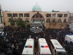 Протестиращи влязоха в сблъсъци в Сирия след смъртоносна бомбена атака срещу алауитска джамия