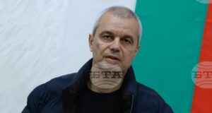 Протестите трябва да продължат, докато коалиция „Наглите“ не подаде оставка, каза лидерът на „Възраждане“ Костадин Костадинов