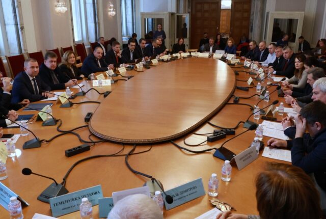 Ресорната комисия в парламента одобри удължителния Закон за държавния бюджет Ресорна комисия