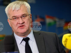 Русия търси "фалшиви оправдания" за нови атаки, заяви украинският външен министър Русия търси "фалшиви оправдания" за нови атаки, заяви украинският външен министър