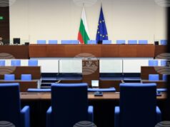 С декларации от „Продължаваме промяната - Демократична България“ и „Възраждане“ започна заседанието на парламента