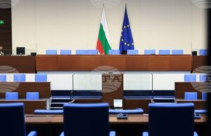 С декларации от „Продължаваме промяната - Демократична България“ и „Възраждане“ започна заседанието на парламента