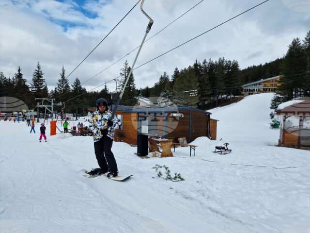 С музикална програма, огнено шоу и обявяване на нова екологична С музикална програма, огнено шоу и обявяване на нова екологична инициатива курортен комплекс Мальовица открива зимния сезон