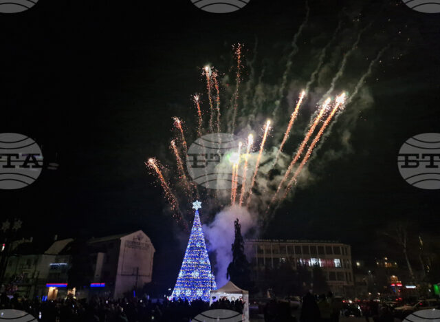 Самоков ще посрещне Нова година с фолклорна програма на централния площад „Захарий Зограф“