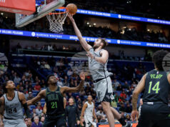 Сан Антонио надделя над Ню Орлиънс за 16-а победа от началото на сезона в НБА Сан Антонио надделя над Ню Орлиънс за 16-а победа от началото на сезона в НБА