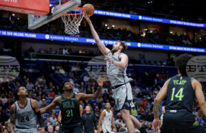 Сан Антонио надделя над Ню Орлиънс за 16-а победа от началото на сезона в НБА