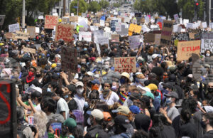 Сан Диего ще плати 30 млн. долара на семейството на тийнейджър, застрелян от полицията Сан Диего ще плати 30 млн. долара на семейството на тийнейджър, застрелян от полицията