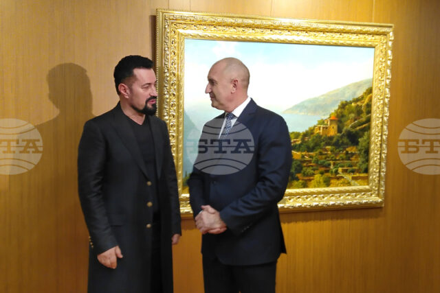 Света гора е неразривно свързана с българския дух и вяра, Света гора е неразривно свързана с българския дух и вяра, каза президентът Румен Радев при откриването на изложбата „Крепости на вярата”