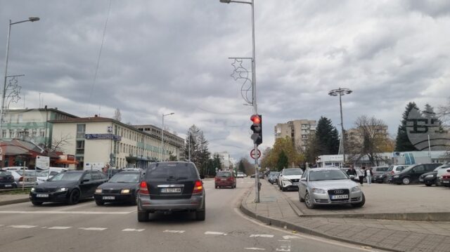 Свободни места, за лекари, медицинска сестра, учител и висшисти с технически специалности са обявени в бюрата по труда в Търговищко