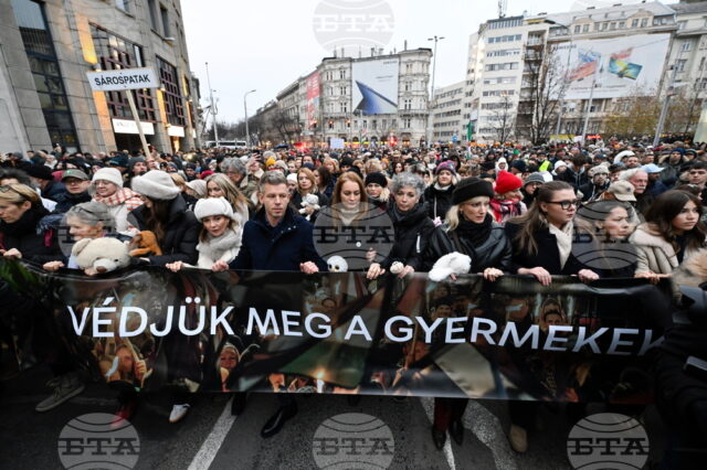 Скандал с насилие над деца разтърси Унгария, хиляди излязоха на Скандал с насилие над деца разтърси Унгария, хиляди излязоха на улицата